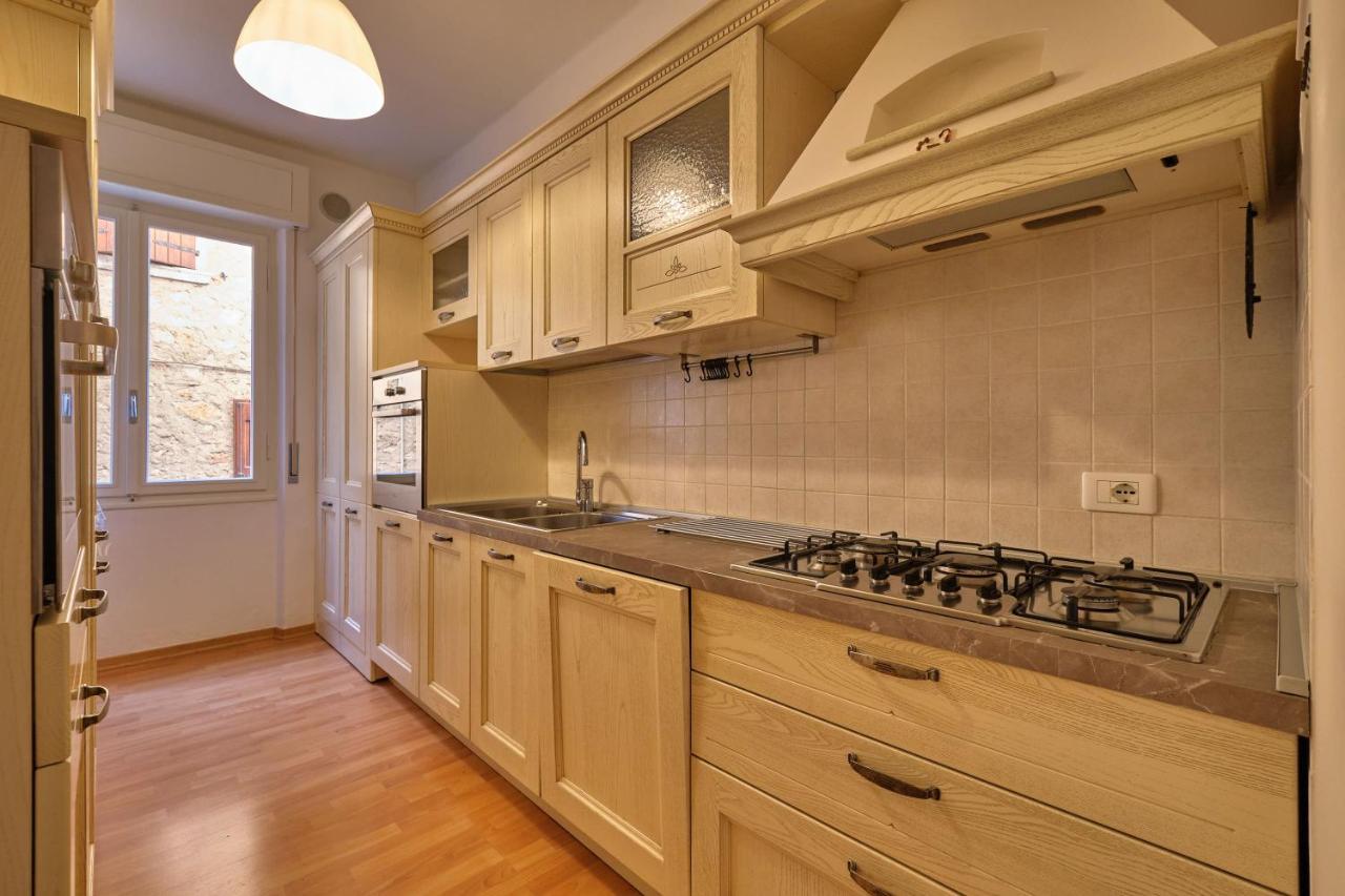 Apartmentsgarda - Residenza Dei Navigatori Тори дел Бенако Екстериор снимка