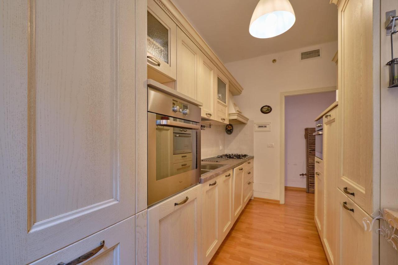 Apartmentsgarda - Residenza Dei Navigatori Тори дел Бенако Екстериор снимка